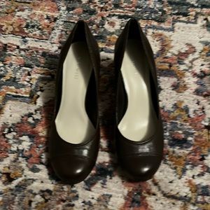 Nine West brown pump
